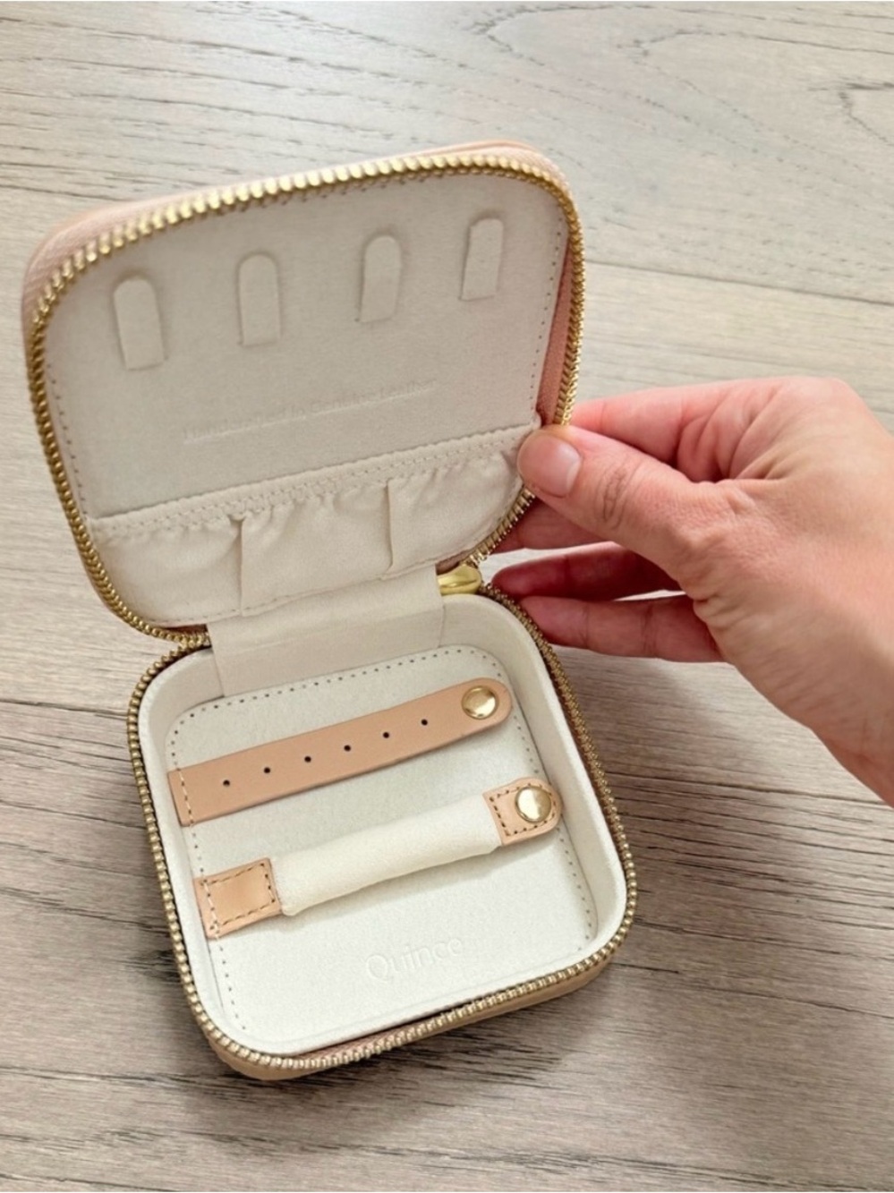 Quince Leather Jewelry Travel Case - Nude color